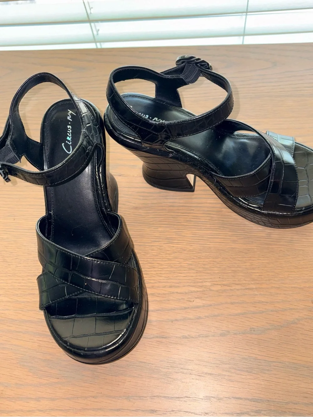CIRCUS BY SAM EDELMAN BLACK SNAKE SKIN LOOK PLATFORM SANDALS— NWOT — SIZE 7 1/2
